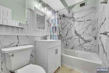 looking for roommate Hackensack NJ