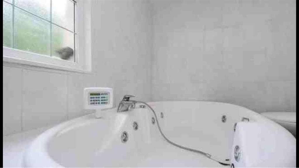 Double room for rent, bills onc