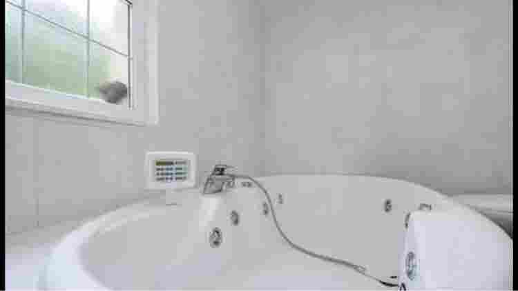 Double room for rent, bills onc