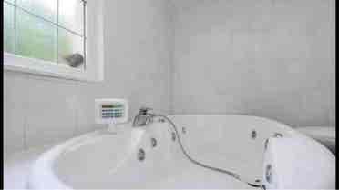 Double room for rent, bills onc