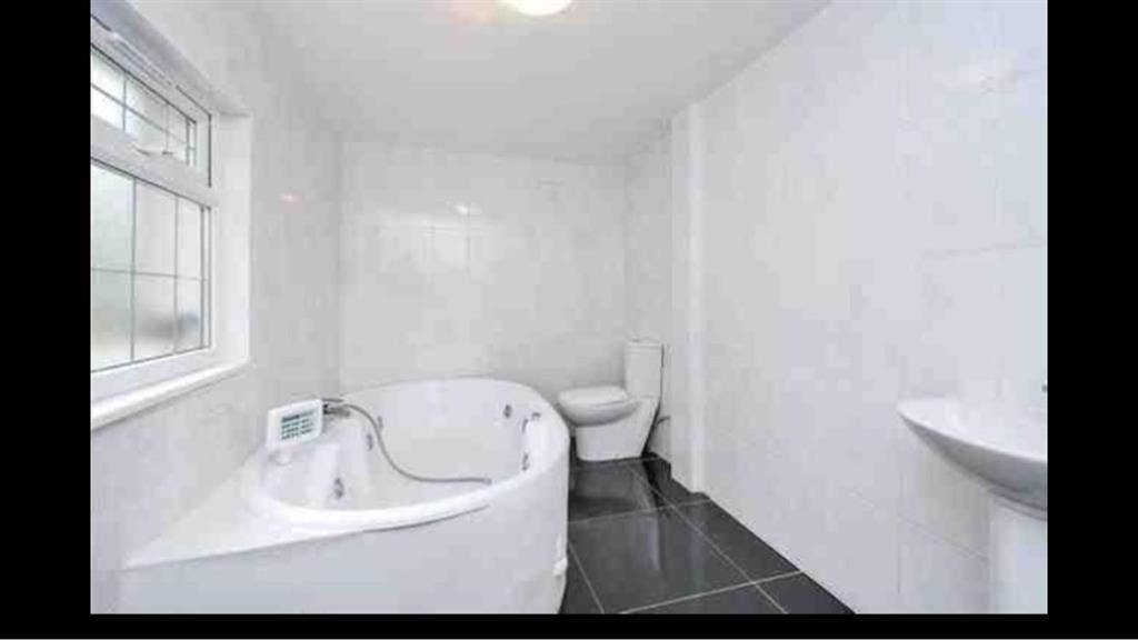Double room for rent, bills onc
