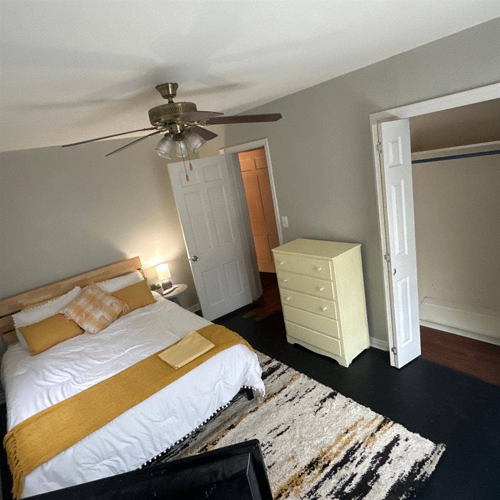 Room for rent near The Village