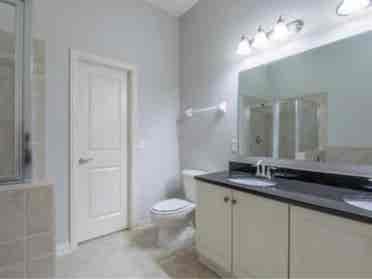 bath available for rent