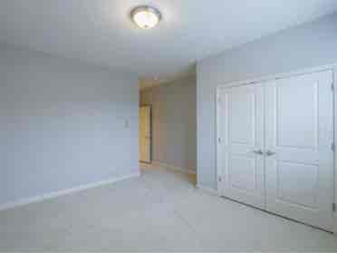 bath available for rent