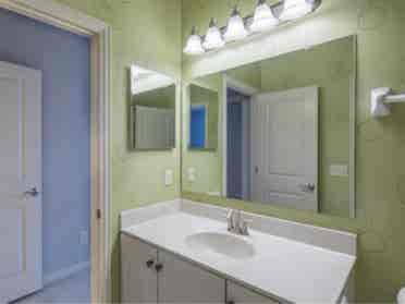 bath available for rent