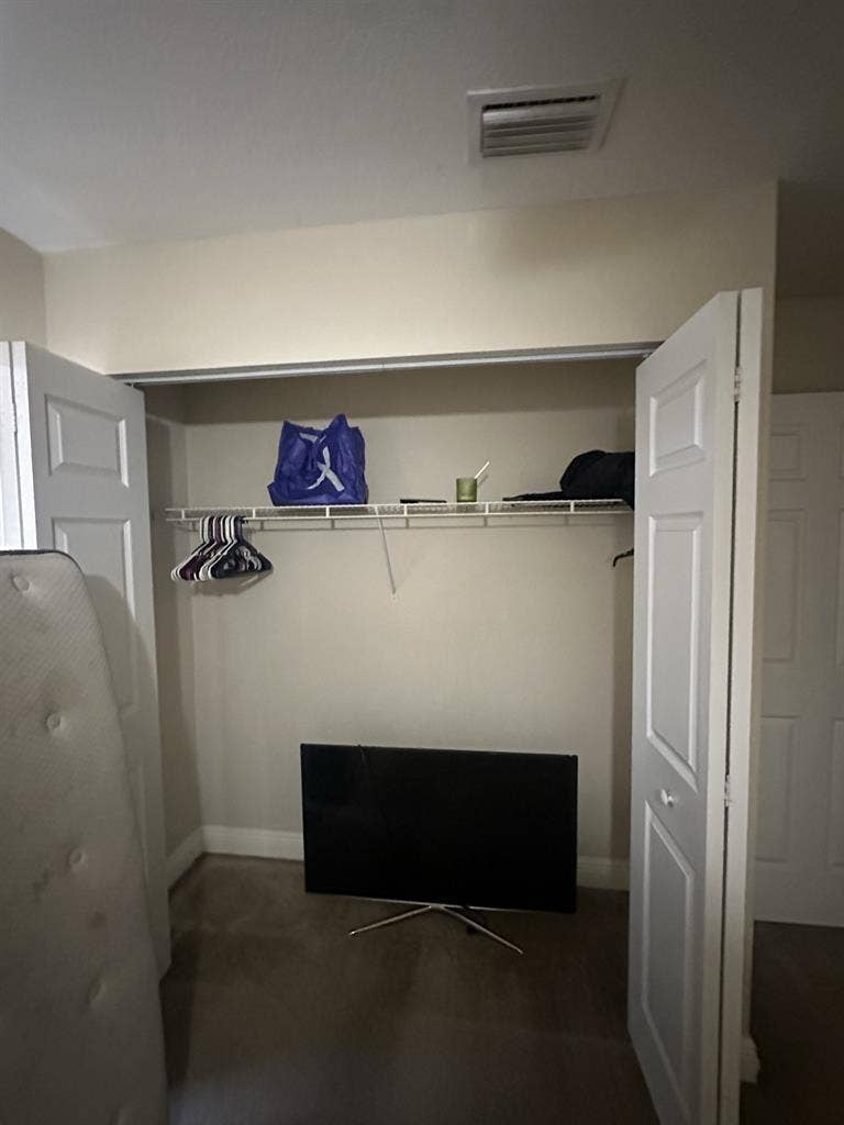 Room in San Carlos park