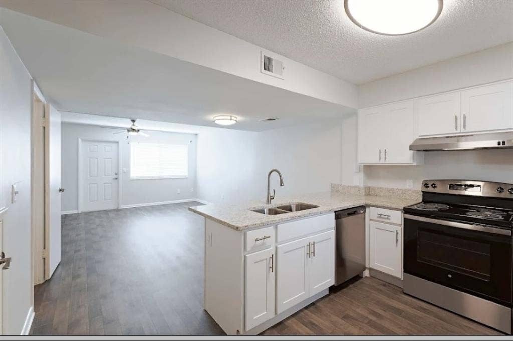 Room for rent steps from FIT