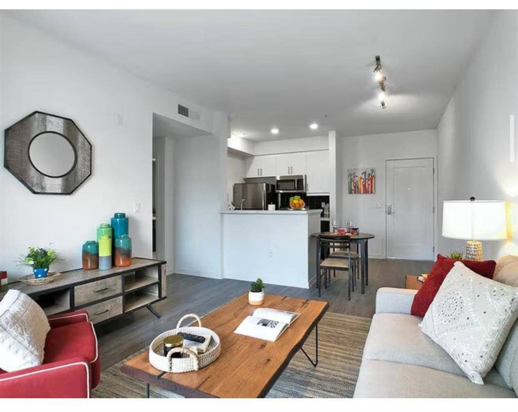 Room for rent in Hollywood