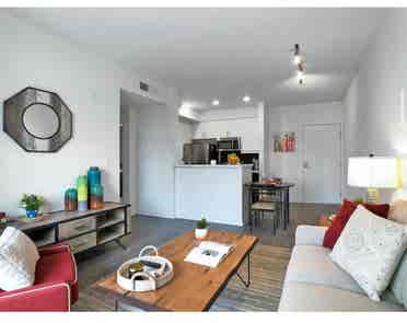 Room for rent in Hollywood