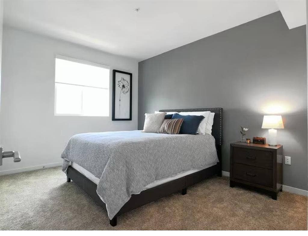 Room for rent in Hollywood