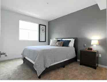 Room for rent in Hollywood