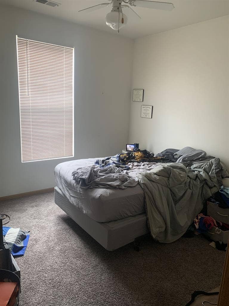 Looking for a Subleaser!