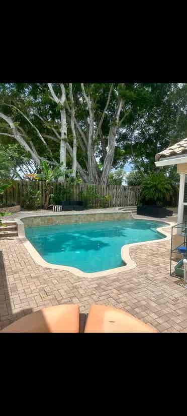 Nice private bedroom & bath 3/3