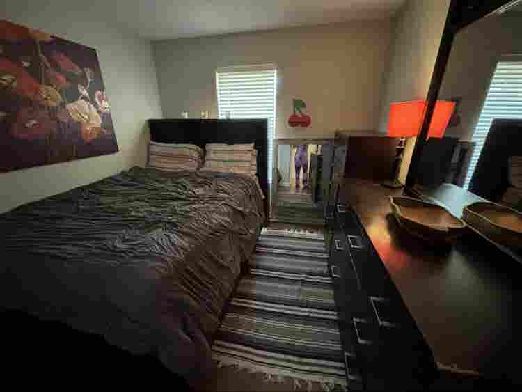 Private room for rent in Bartlett