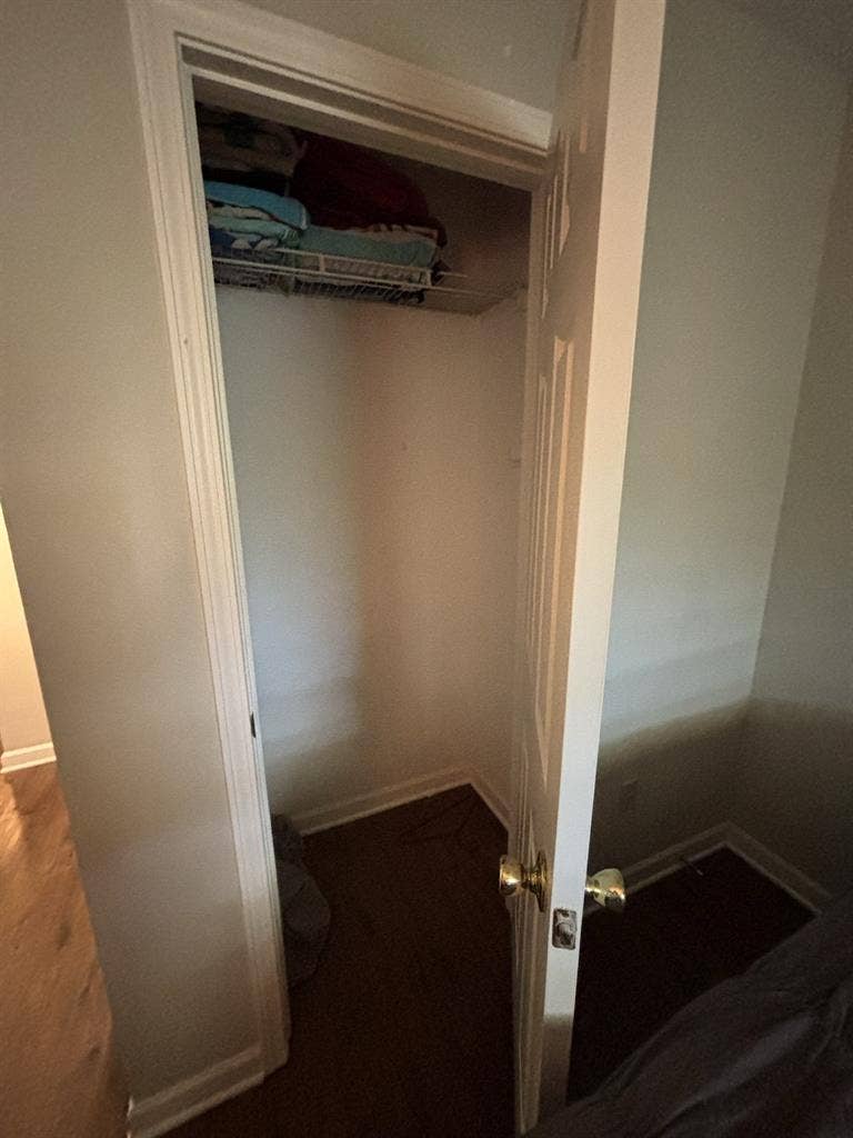 Private room for rent in Bartlett