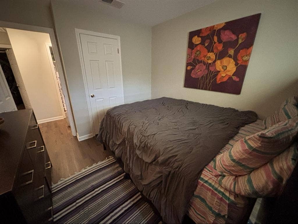 Private room for rent in Bartlett