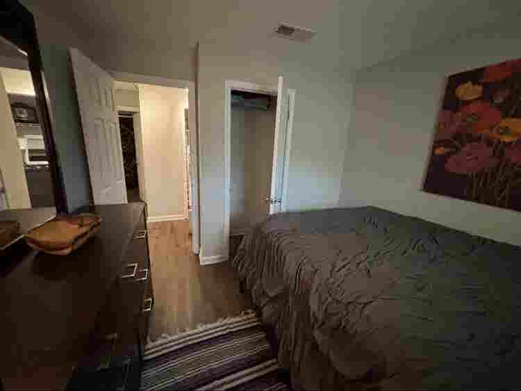 Private room for rent in Bartlett