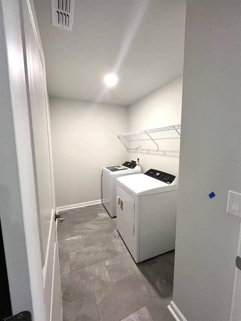 NEW Townhouse 2 rooms room shared