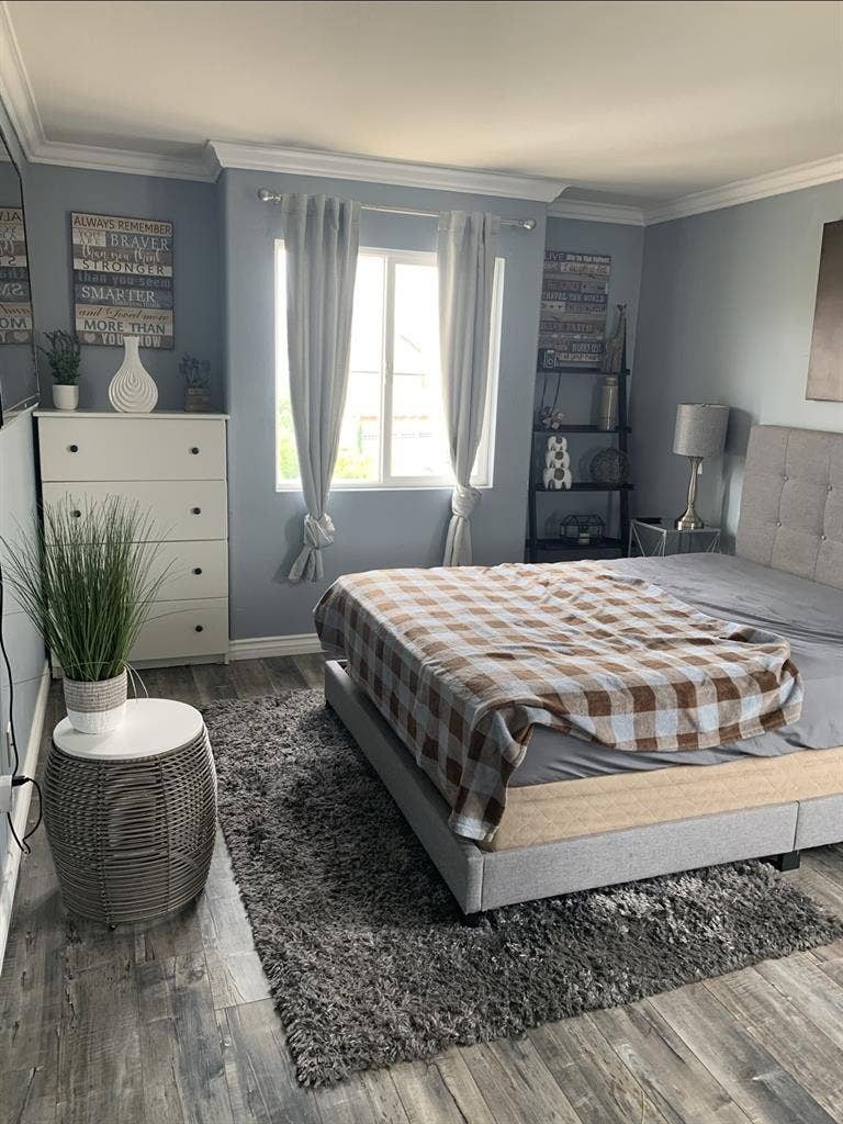 Room For Rent