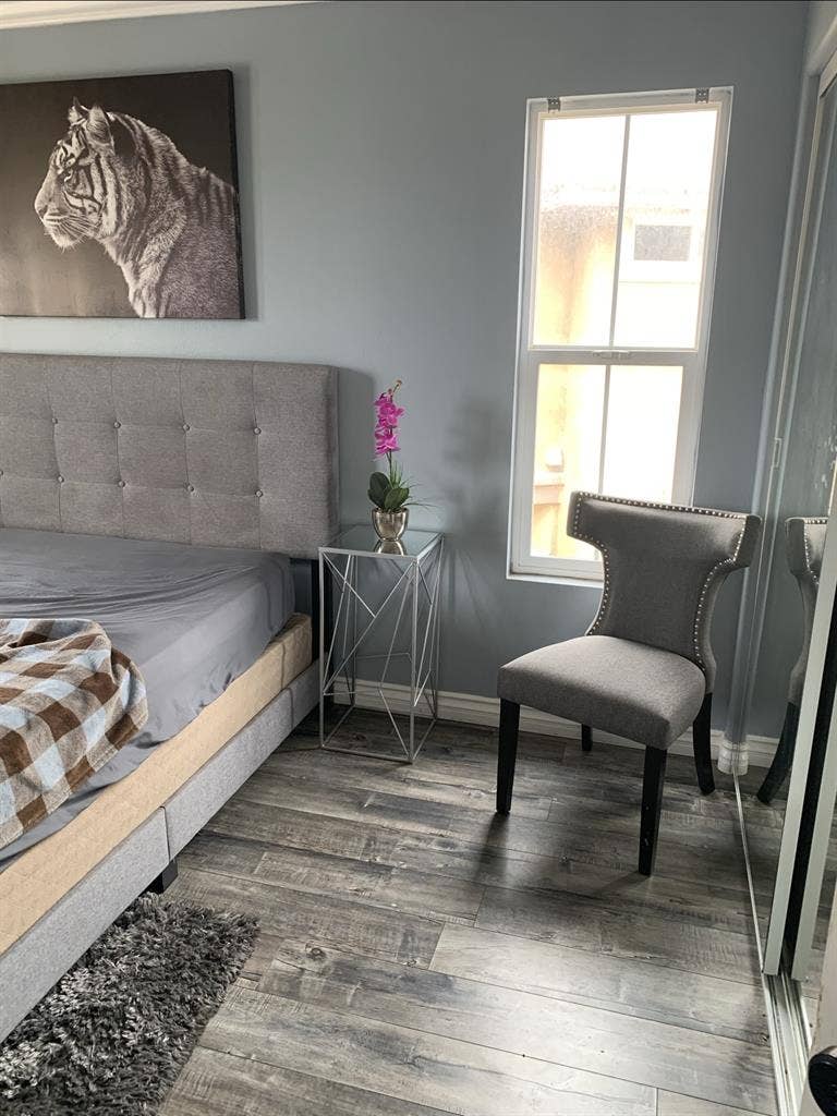 Room For Rent