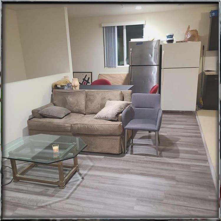 SHARED & PRIVATE ROOMS FOR RENT