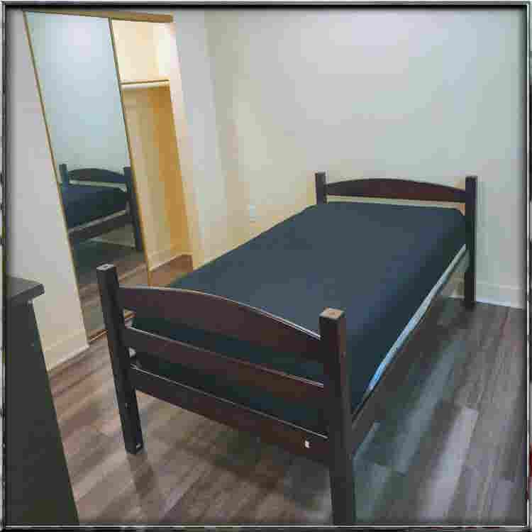 SHARED & PRIVATE ROOMS FOR RENT