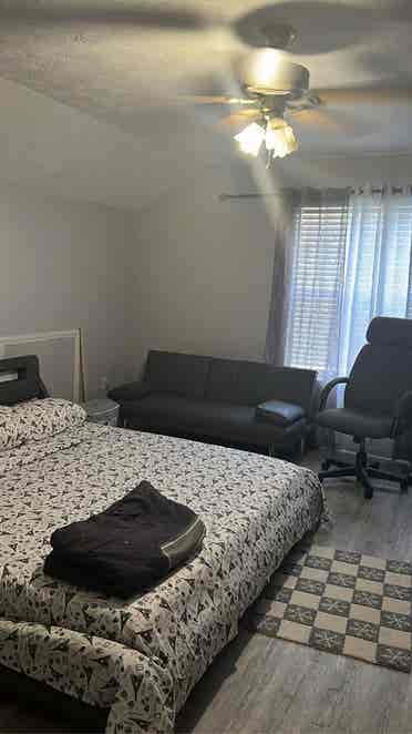 Peaceful Room in Quiet Home