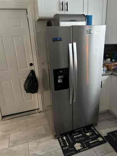 Looking for a roommate