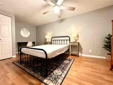 PRIVATE ROOM- RIVERVIEW HOME w/pool