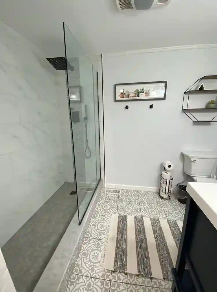 PRIVATE ROOM- RIVERVIEW HOME w/pool