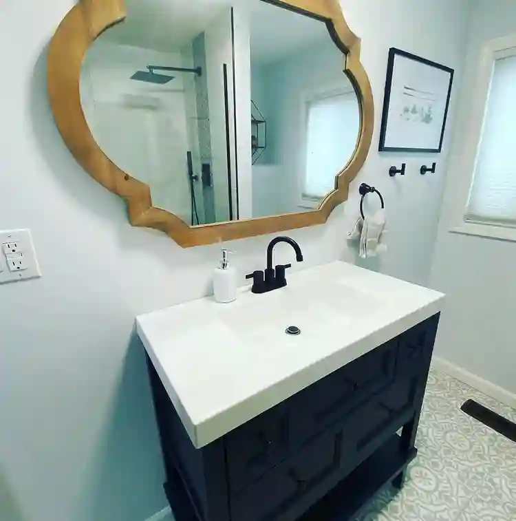 PRIVATE ROOM- RIVERVIEW HOME w/pool