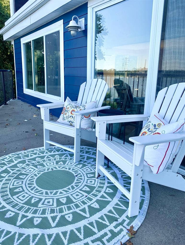 PRIVATE ROOM- RIVERVIEW HOME w/pool