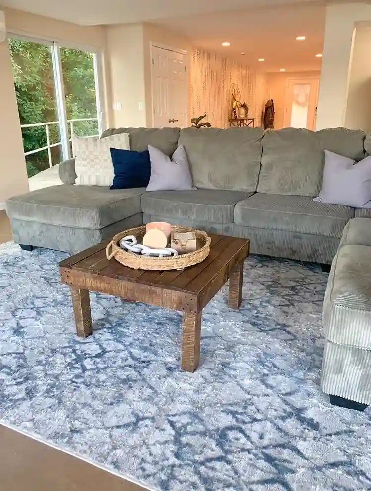 PRIVATE ROOM- RIVERVIEW HOME w/pool