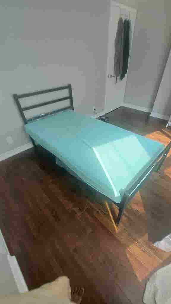 Room for a girl near Square One