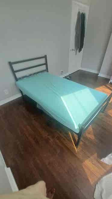 Room for a girl near Square One
