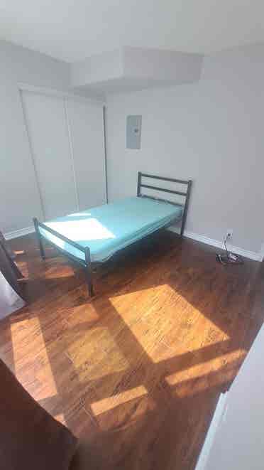 Room for a girl near Square One