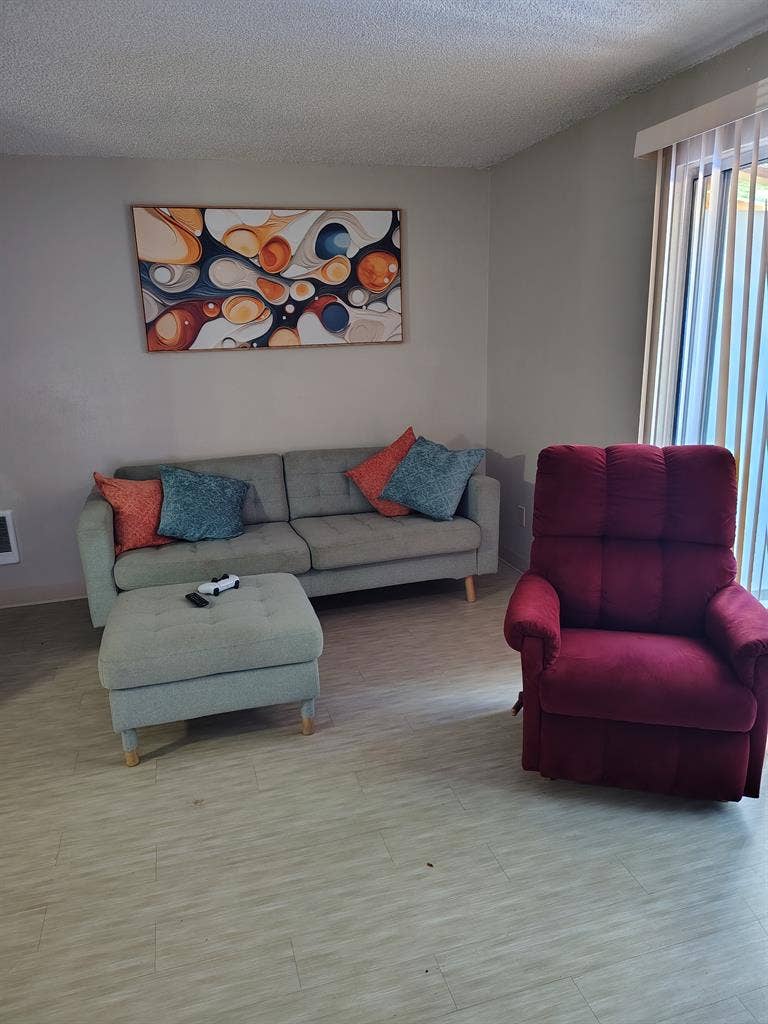 room for rent, Beaverton duplex.