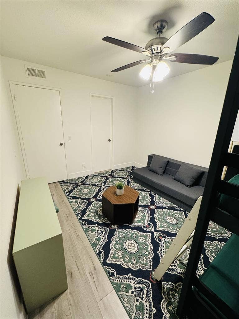 room for rent