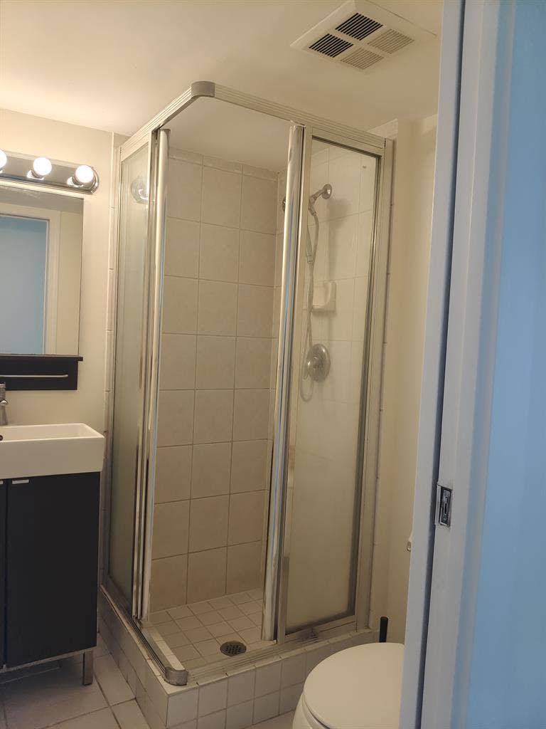 Baths BURNABY APARTMENT