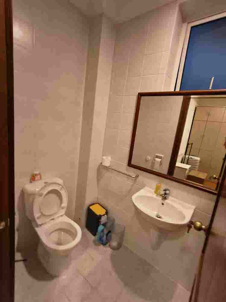 Master bedroom for rent East Coast