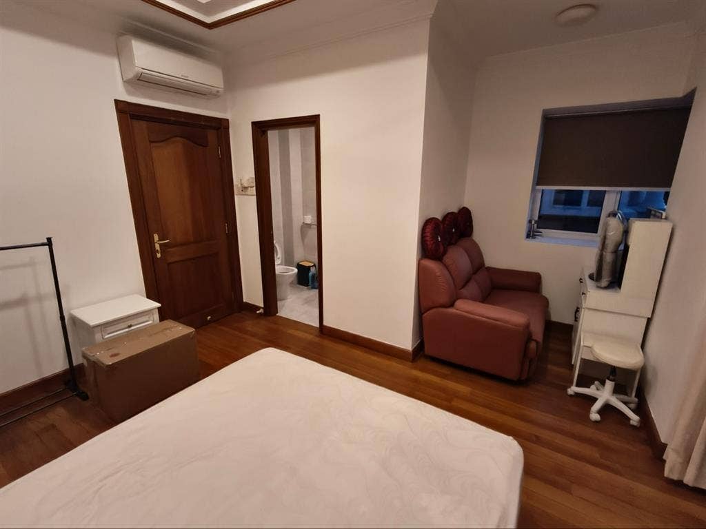 Master bedroom for rent East Coast