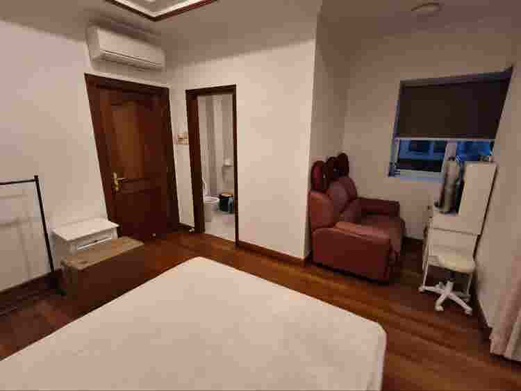 Master bedroom for rent East Coast