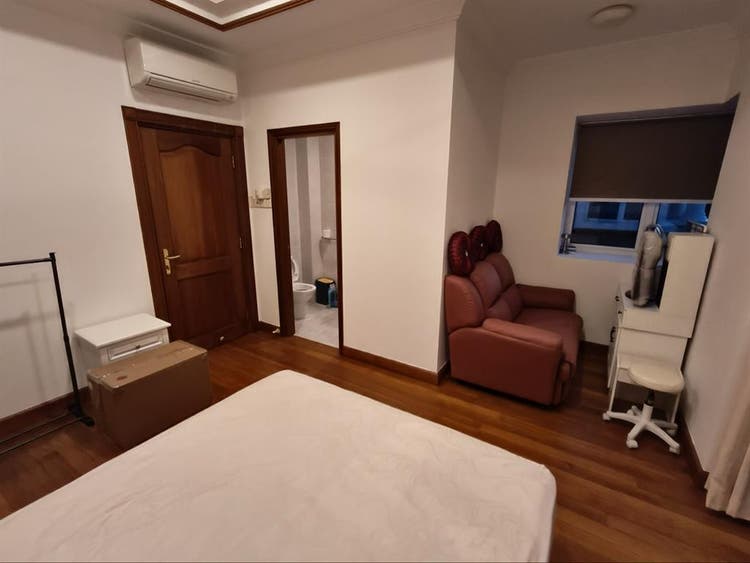 Master bedroom for rent East Coast