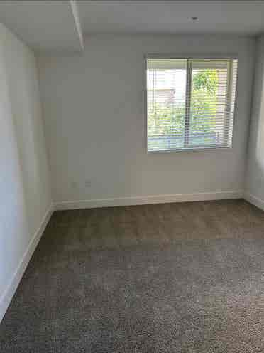 Luxury Top- Floor Private Bd/Bath