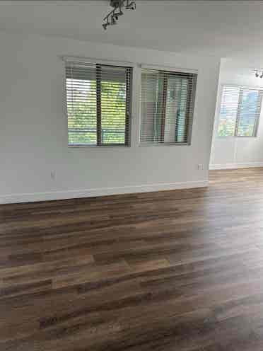 Luxury Top- Floor Private Bd/Bath