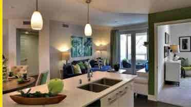 Luxury Top- Floor Private Bd/Bath