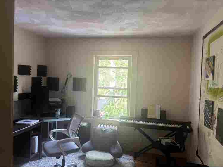 Roommate needed,