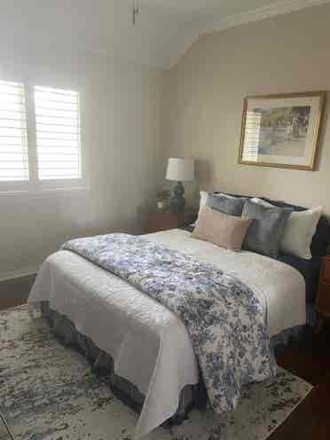 Bright Room w/Private Bath!