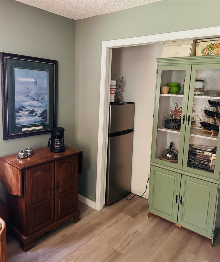 Furnished Studio Apt.