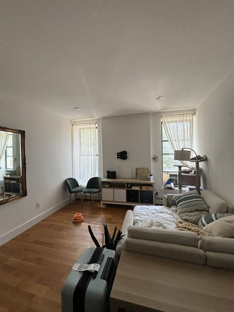 3rd roommate wanted!!